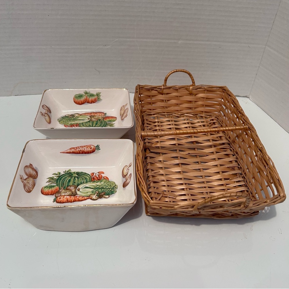 WICKER BASKET DIVIDED SERVING TRAY W/ HANDLES & TWO CERAMIC DISHES HARVEST DECOR